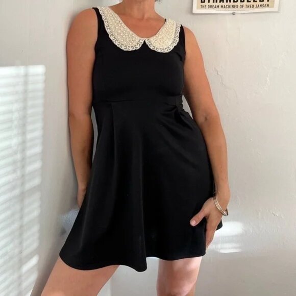 90s/Y2K Delia’s Black Mini Dress with a Lace Collar and Pearls - Picture 2 of 8